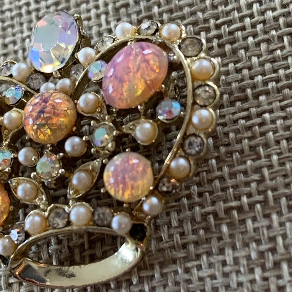 Lisner Crown Pin